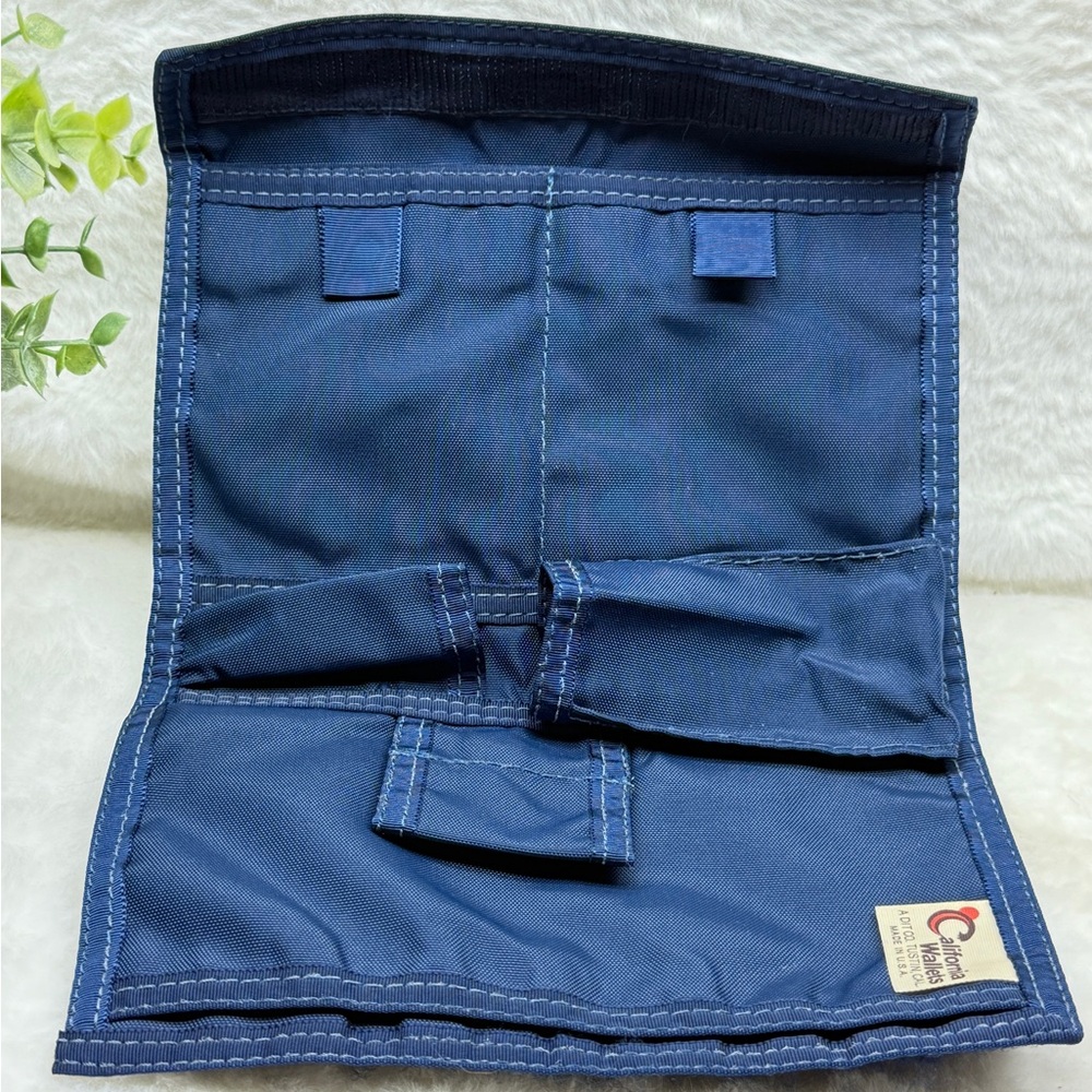 California Wallet Blue Nylon Toiletry Bag with Fold-Over Flap - Picture 5 of 11